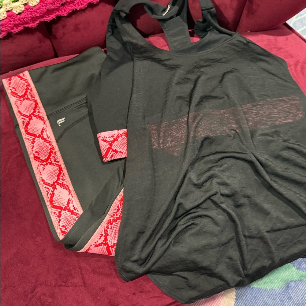Fabletics Set Persimmon Python Pattern Top M, Bot… - image 1